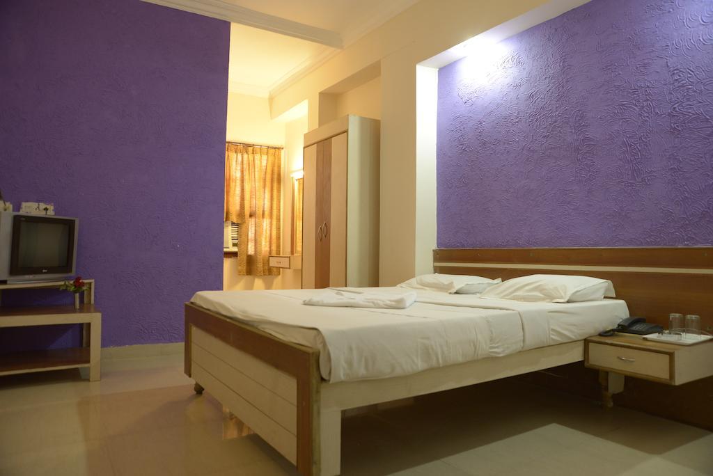 Hotel Sri Sai Krupa Hyderabad Værelse billede