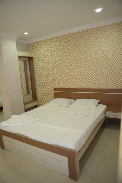 Hotel Sri Sai Krupa Hyderabad Værelse billede
