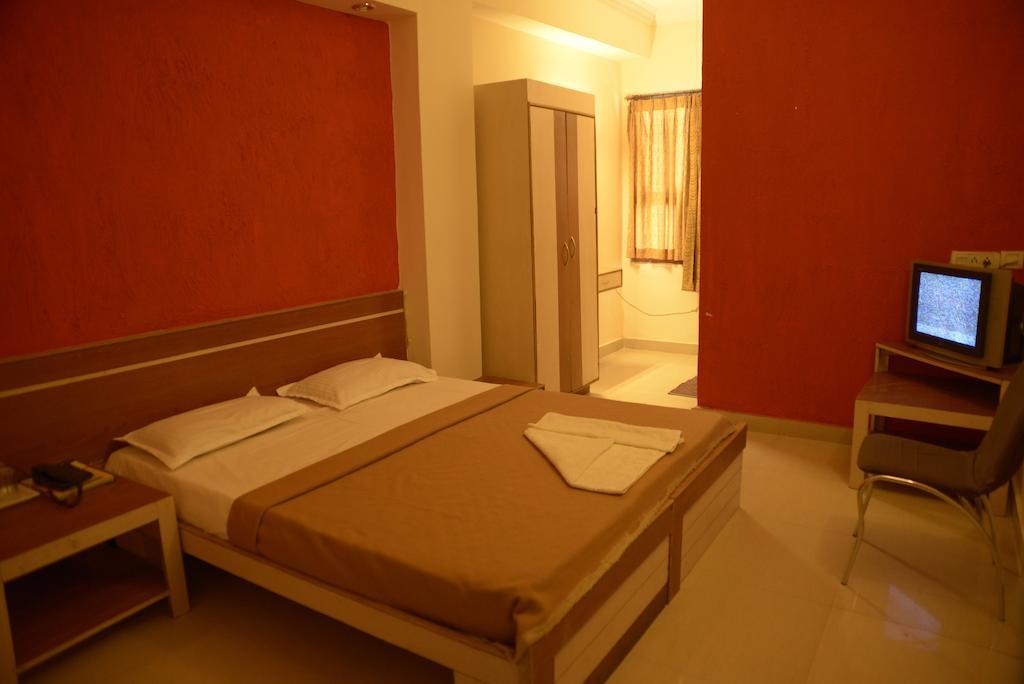 Hotel Sri Sai Krupa Hyderabad Værelse billede