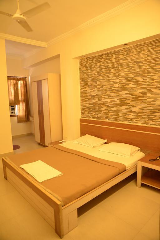 Hotel Sri Sai Krupa Hyderabad Værelse billede