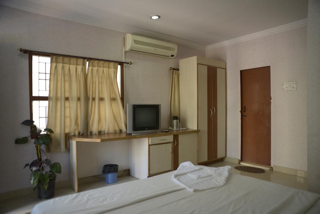 Hotel Sri Sai Krupa Hyderabad Værelse billede