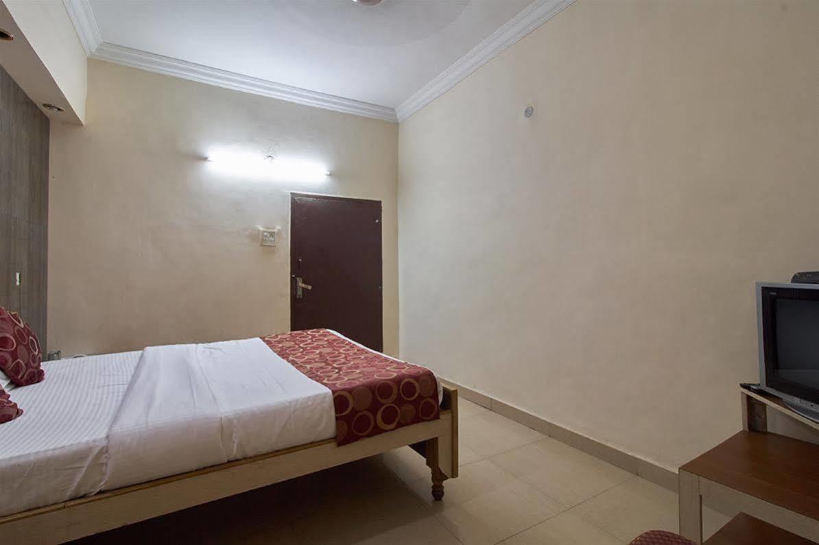 Hotel Sri Sai Krupa Hyderabad Eksteriør billede